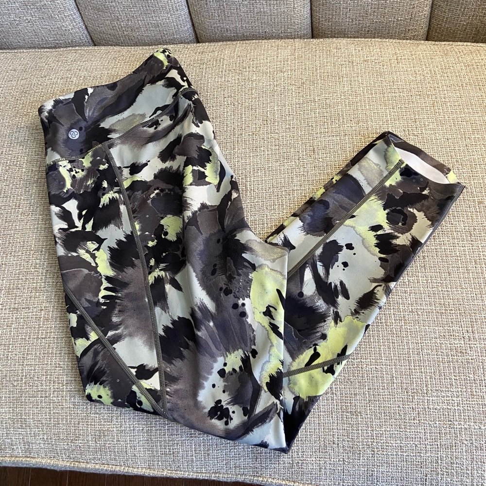 Zella studio lite high waisted 7/8 leggings size XL